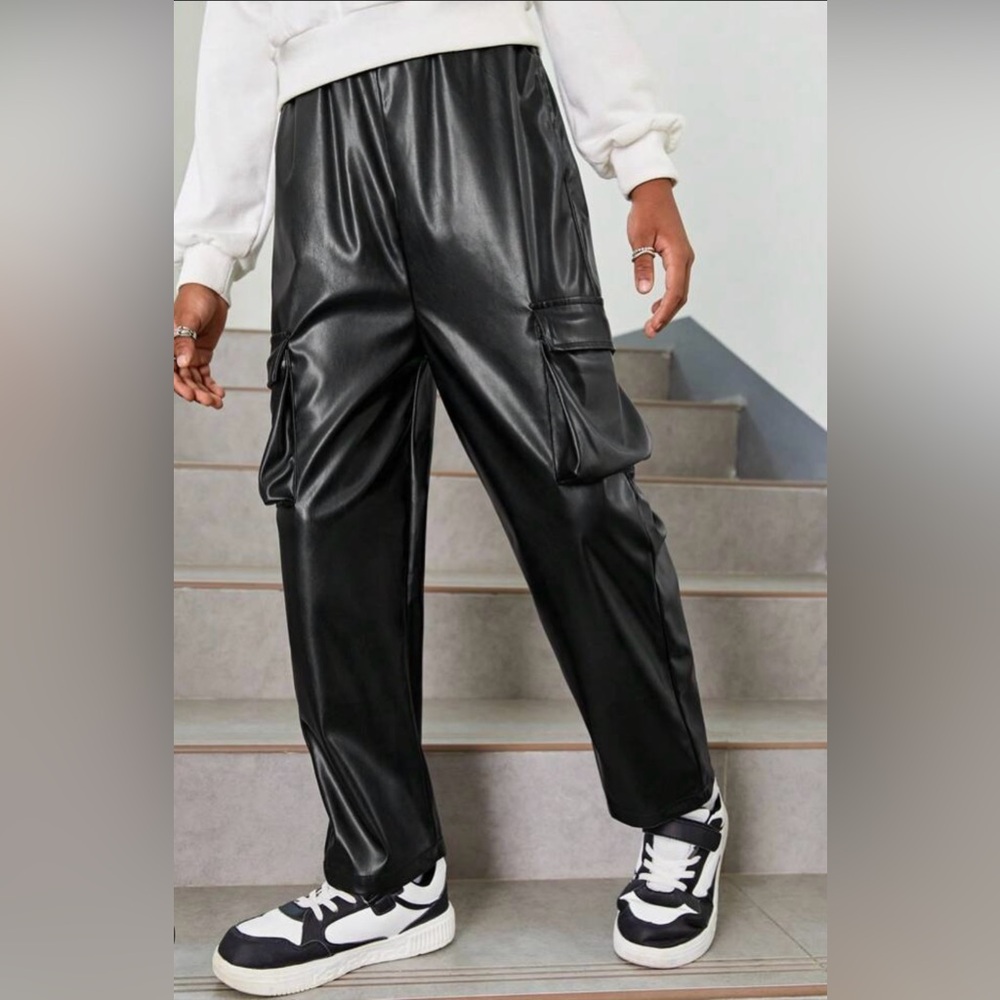 NWTGAP size L Woman Black Cargo Pants for